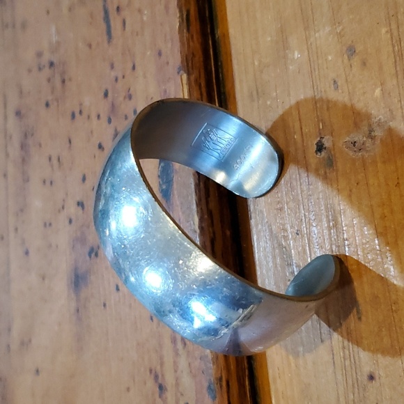 Kirk Pewter 900 - P Cuff Bracelet - Picture 5 of 5